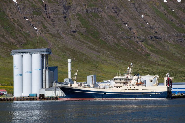 Í dag er mögulegt að keyra verksmiðjuna í Neskaupstað alfarið á rafmagni og olía er eingöngu notuð sem varaafl ef skortur er á rafmagni eða truflanir á afhendingu raforku.