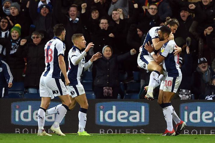 Leikmenn West Brom fagna marki Rodriguez