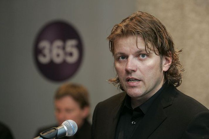 Baugur er stærsti hluthafinn í 365.
Yfirtökunefnd fékk gögn um viðskipti Baugs og Landsbankans í 365.