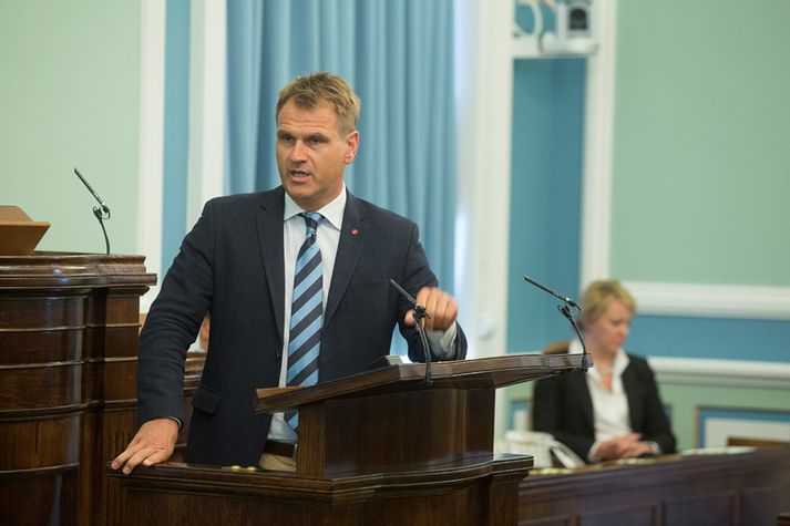 Árni Páll spyr hvers vegna embætti lögreglustjóra hafi ekki verið auglýst til umsóknar.