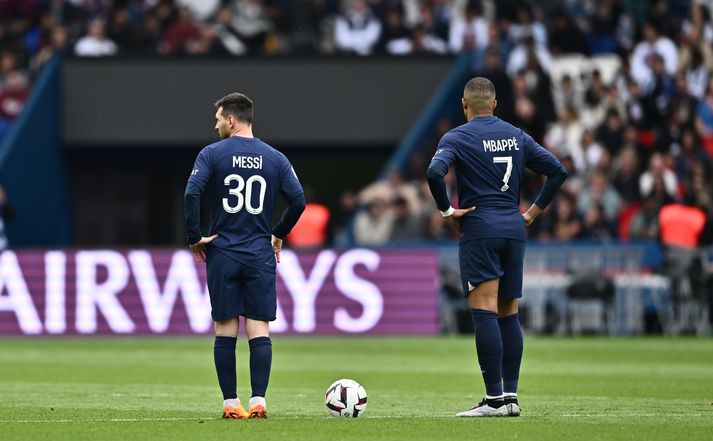 Lionel Messi og Kylian Mbappé máttu þola tap í dag.