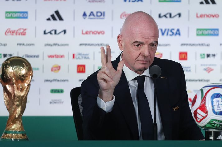 Það eru þrjár leiðir í boði til að koma hinum umdeilda Gianni Infantino frá völdum en hann þarf nú að hafa mikið fyrir því að halda starfi sínu.