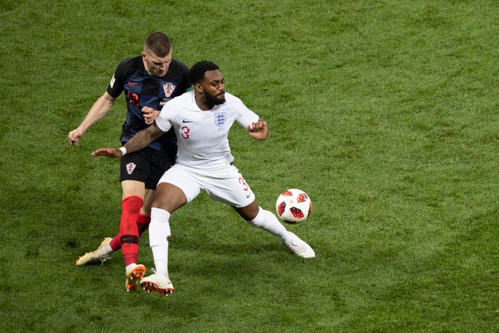 Danny Rose í baráttunni.