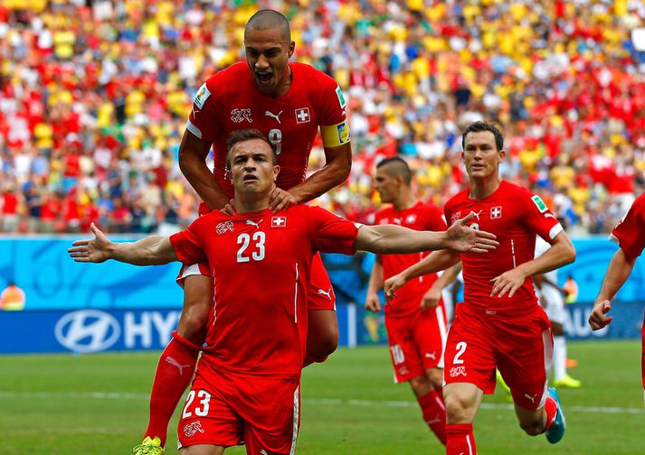 Xherdan Shaqiri fagnar öðru marki sínu.
