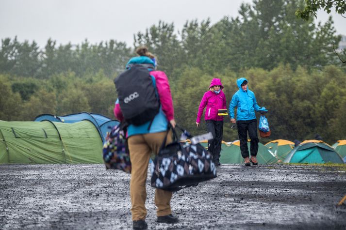 Verið velkomin til Íslands, blautu ferðamenn.