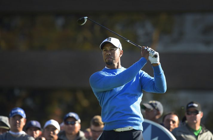 Tiger Woods á vellinum í gær.