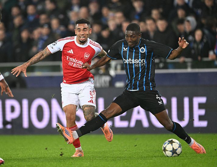 Ordonez í baráttunni við Gabriel Jesus í Meistaradeildinni í desember. Hann gæti barist við hann í ensku úrvalsdeildinni á nýju ári.