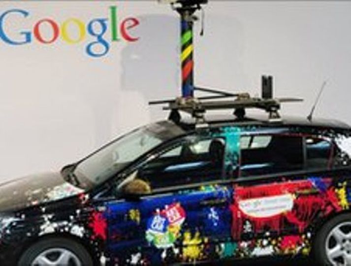 Google-bíllinn ekur sér sjálfur.