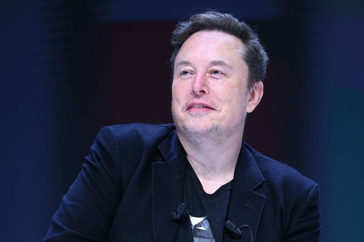 Musk tekur fyrir það að hyggjast gefa tugi milljóna dala í kosningasjóði Trump.