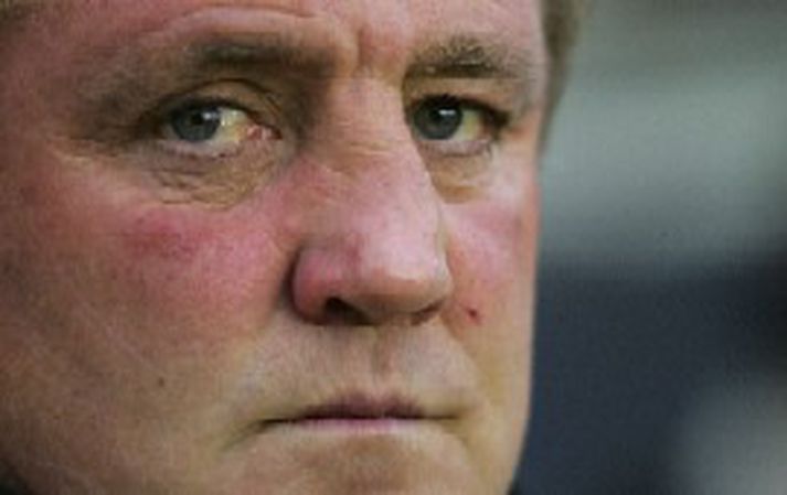 Steve Bruce nýtur ótrúlegs stuðnings stjórnar Birmingham, þó liðið sé í molum þessa dagana