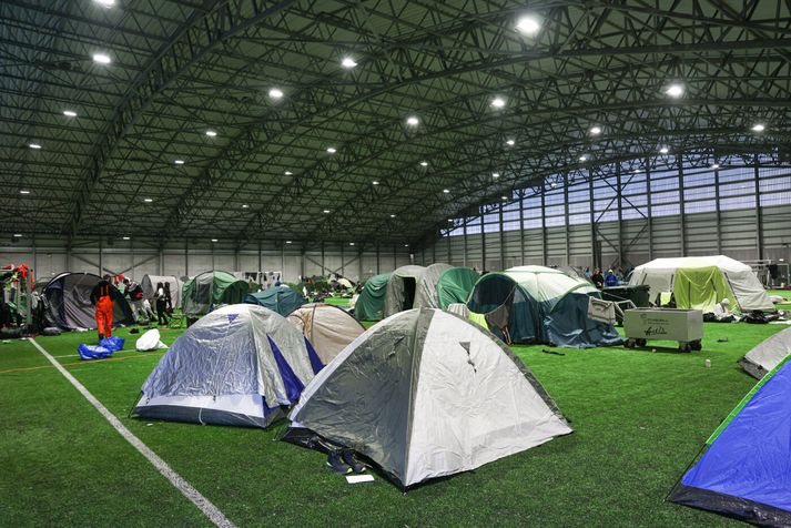 Í fyrra fengu gestir að tjalda í Herjólfshöll vegna veðurs.