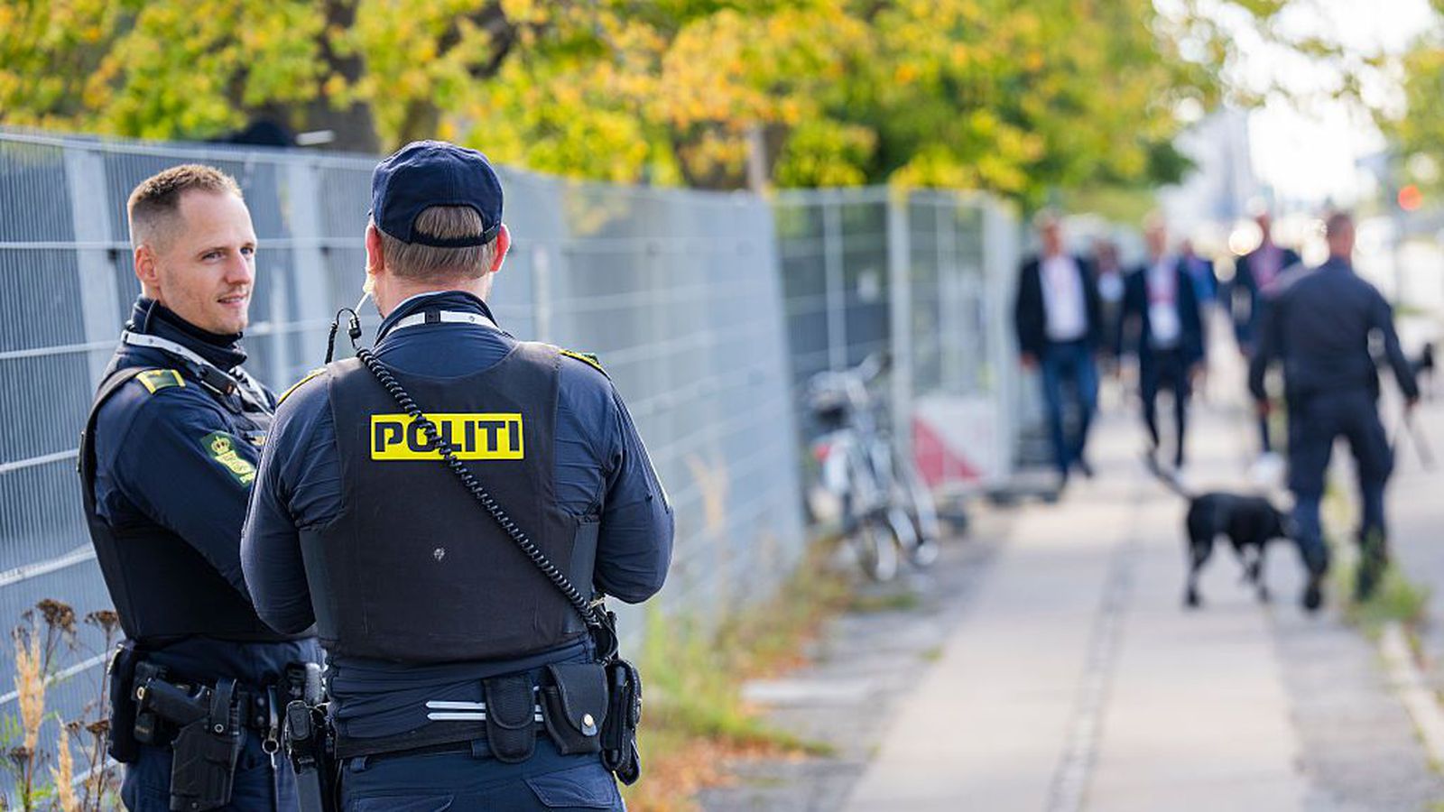 Drengir í haldi grunaðir um undir­búning hryðjuverkaárásar í lýð­há­skóla