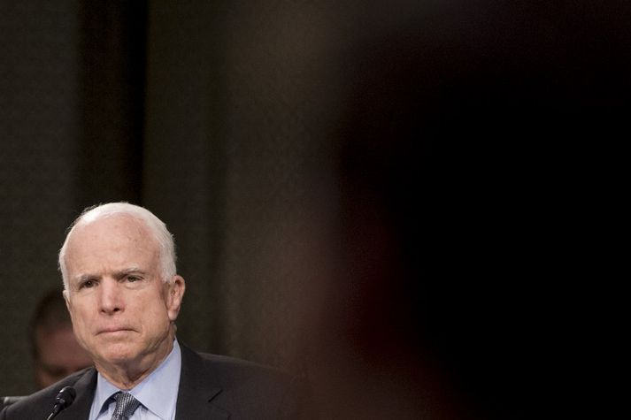 John McCain er formaður herþjónustunefndar öldungadeildar Bandaríkjaþings.
