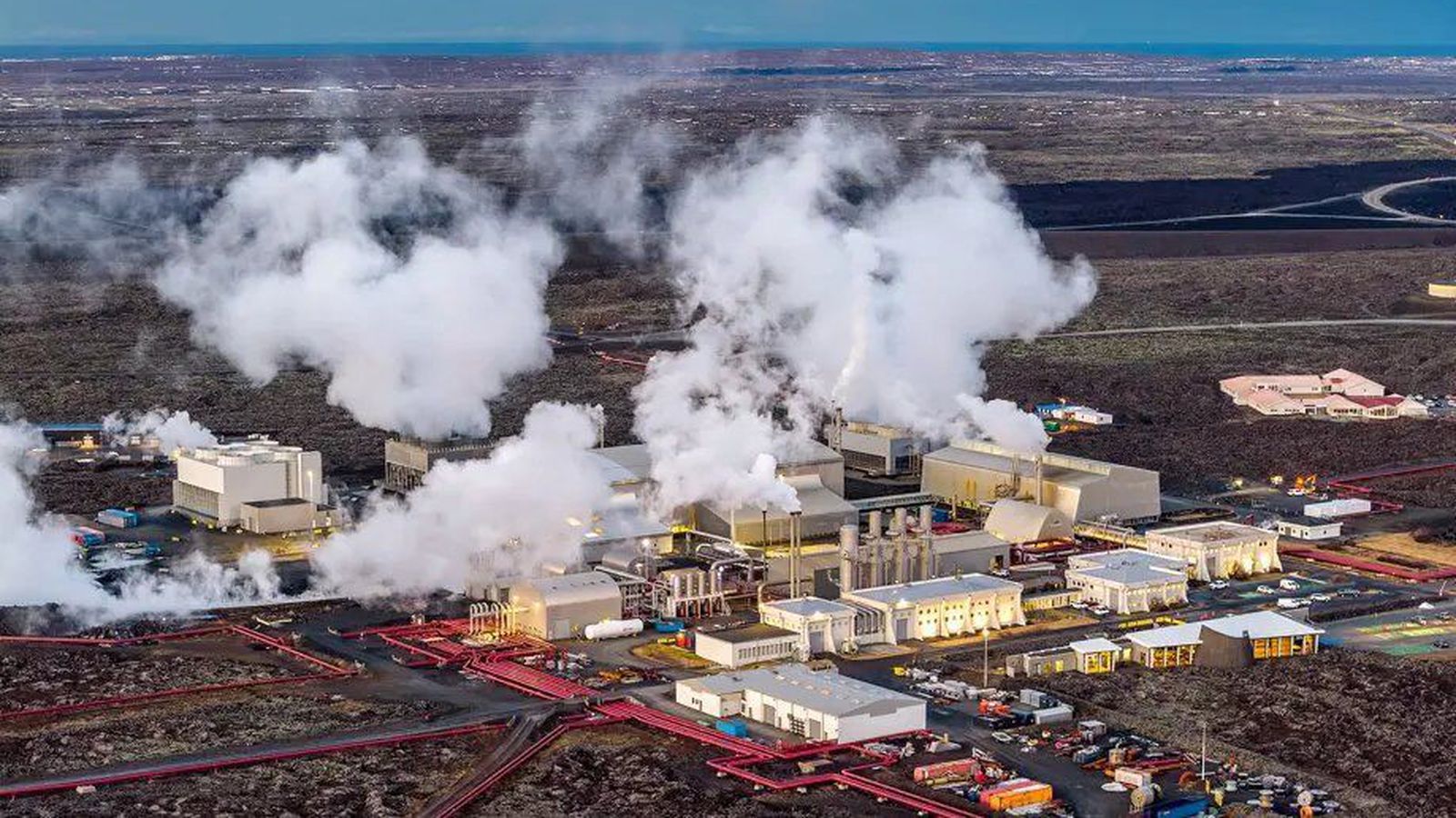Undir­búa risasölu á helmings­hlut í HS Orku fyrir tugi milljarða