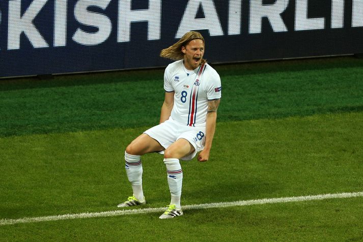 Birkir Bjarnason skoraði fyrsta mark karlalandsliðs Íslands á stórmóti í hvíta búningnum á EM 2016.