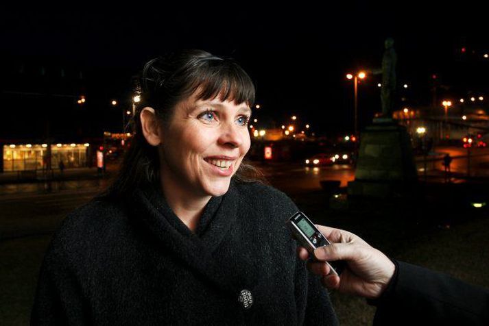 Birgitta Jónsdóttir leitar eftir stuðningi við vantrauststillögu á forseta Alþingis.