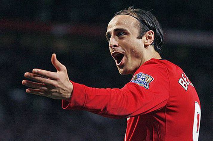 Dimitar Berbatov er ekki sáttur við stöðu sína hjá Manchester United.