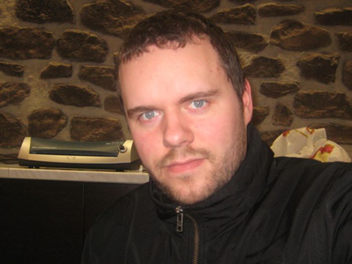 Lögreglan lýsir eftir Óla Erna Jónssyni.