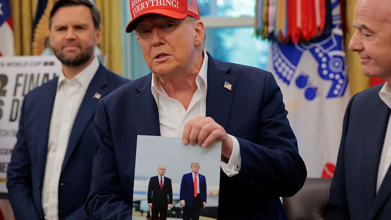 Trump segir Pútín hafa sam­þykkt hlé á á­rásum á Kænugarð