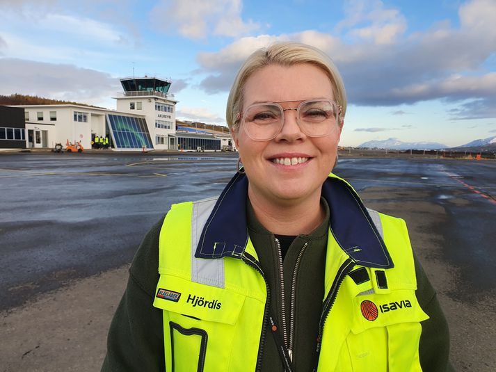 „Ég bara upplifi að allir elski flugvöllinn á Akureyri og allir eru sáttir og sælir með meira flug," segir Hjördís flugvallastjóri.