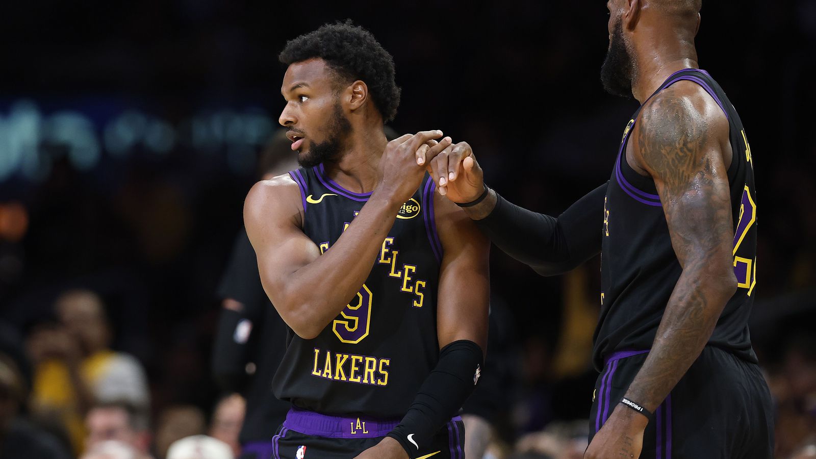 Gaf stoðsendingu á son sinn og setti enn eitt metið