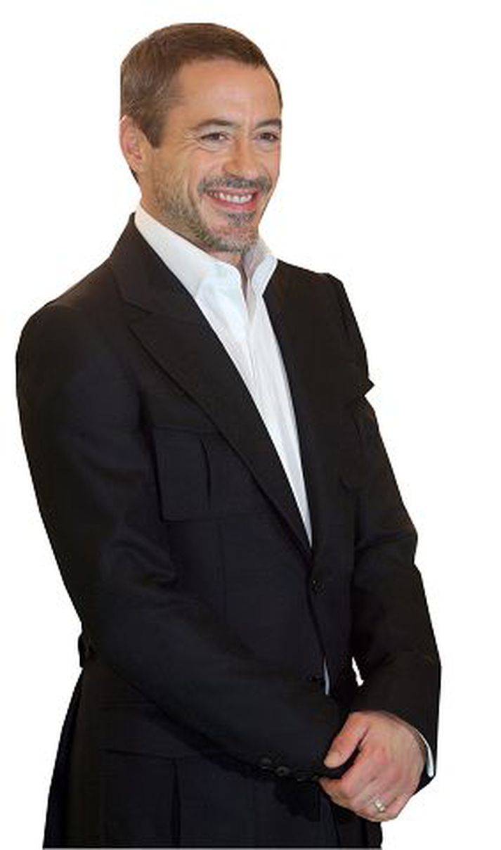 Í ævintýramynd Downey leikur Tony Stark í Iron Man 2 og hefur víst einnig áhuga á að leika í Galdrakarlinum frá Oz eftir Sam Mendes.