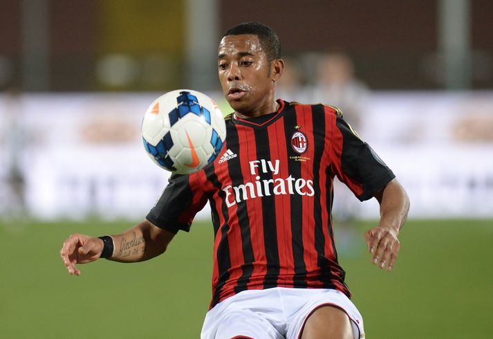 Árið 2017 var Robinho dæmdur í níu ára fangelsi fyrir hópnauðgun. Brotið átti sér stað árið 2013 þegar hann var leikmaður AC Milan.