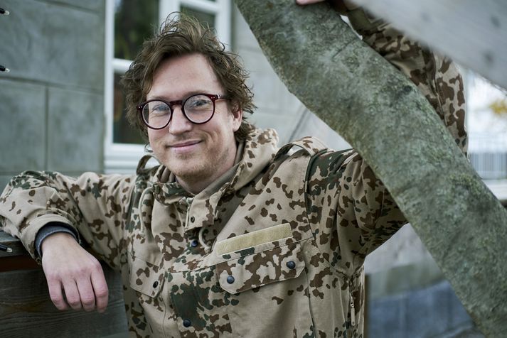 „Það sem ég lærði kannski líka er að maður verður að vera trúr sinni sannfæringu og gera það sem er satt fyrir mann sjálfan. Á tímabili var það FM Belfast en það tók endi eins og gengur og gerist,“ segir Árni Vilhjálmsson sem undirbýr sína fyrstu sólóplötu um þessar mundir.