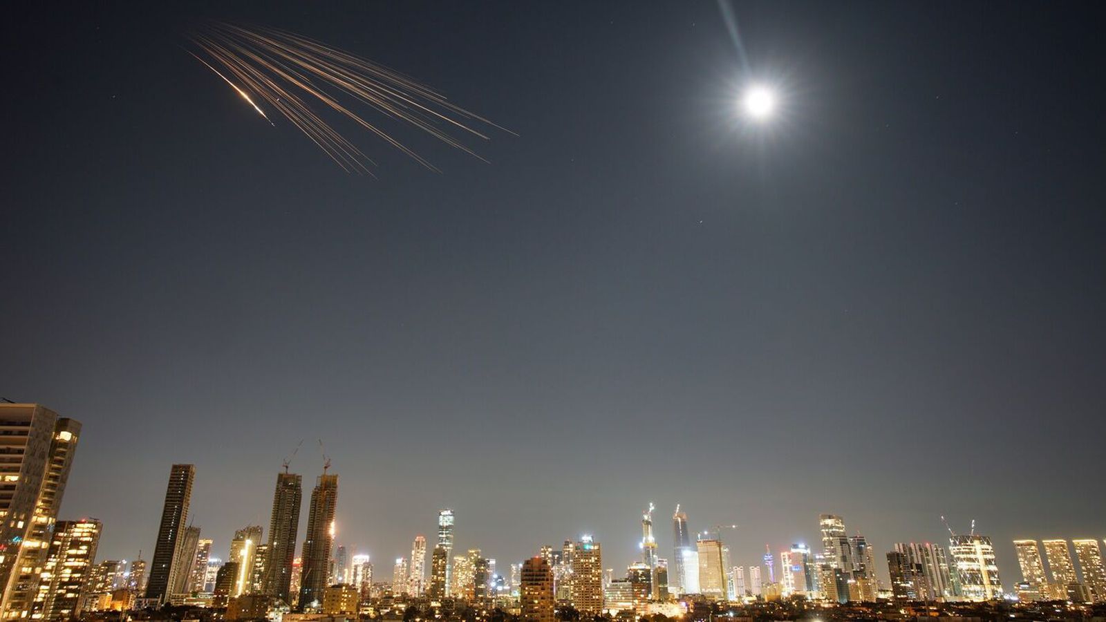 Rússar hjálpa Írönum að finna skot­mörk