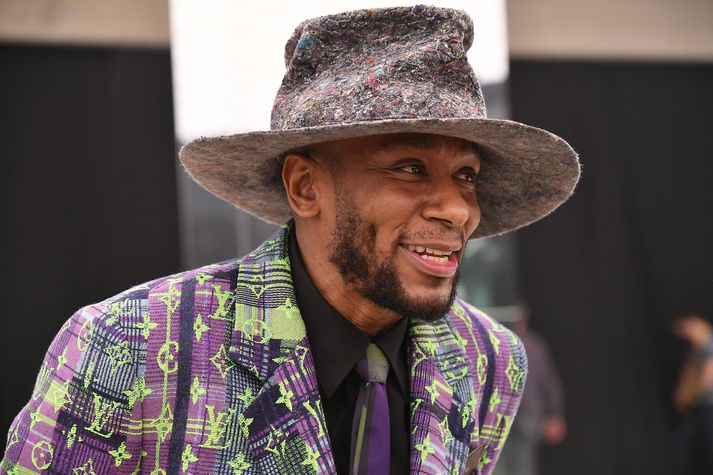 Mos Def er hér á tískuviku í París 2021.