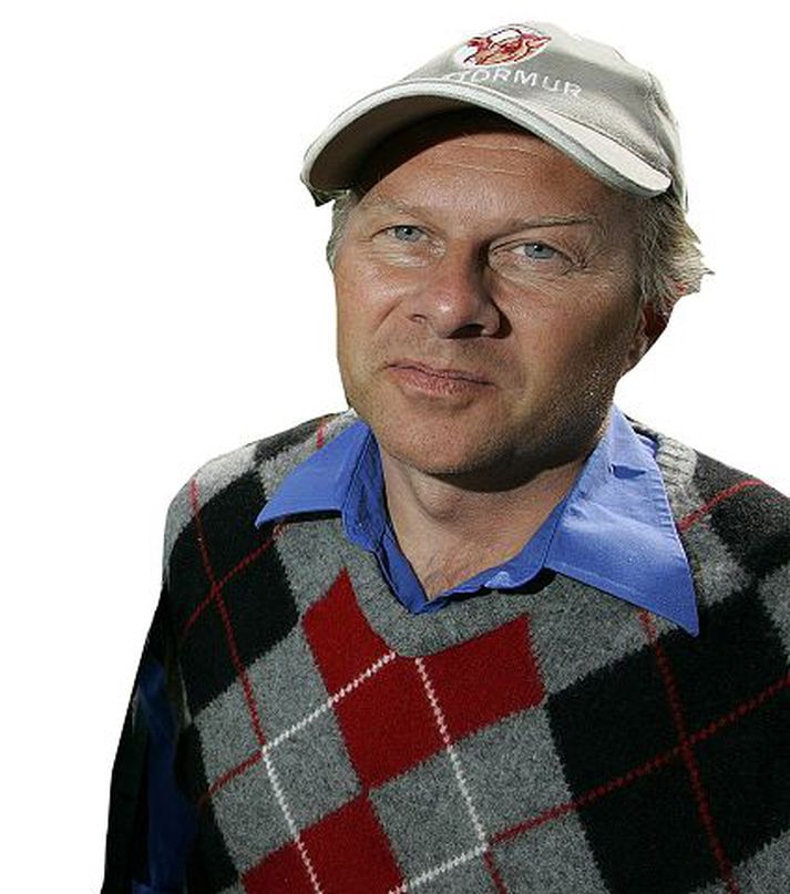 Loksins slöngur og eðlur
Gestir húsdýragarðsins ættu ekki að láta sér bregða í sumar því á afmælisári safnsins verða til sýnis iguana-eðla og skeggdreki. Auk þeirra verða bóa-kyrkislanga af smærri gerðinni og kornsnákur. Tómas Óskar Guðjónsson er forstöðumaður Húsdýragarðsins.