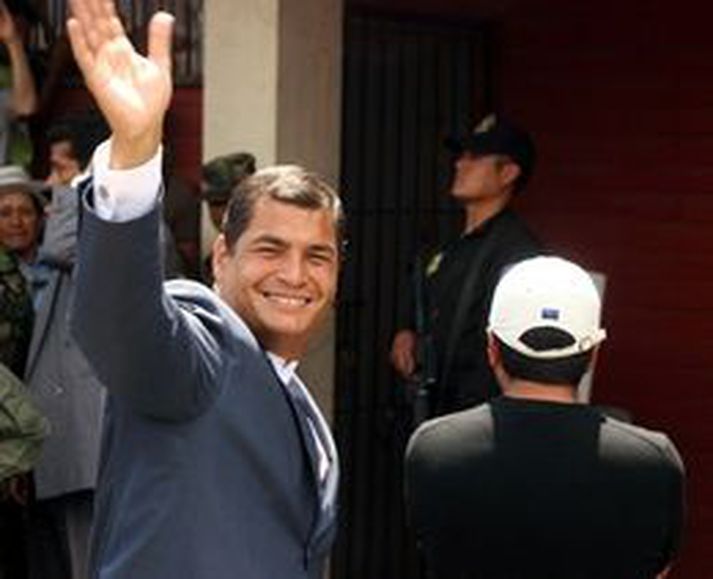 Rafael Correa er búinn að lýsa yfir sigri.