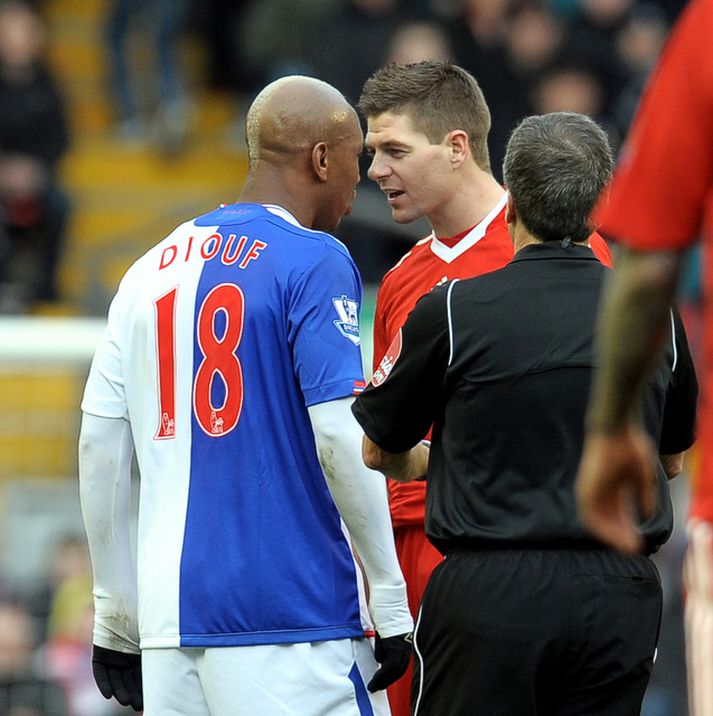 Gerrard og Diouf rífast um helgina.