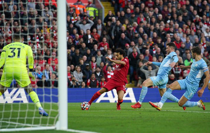 Mohamed Salah skorar markið frábæra gegn Manchester City.