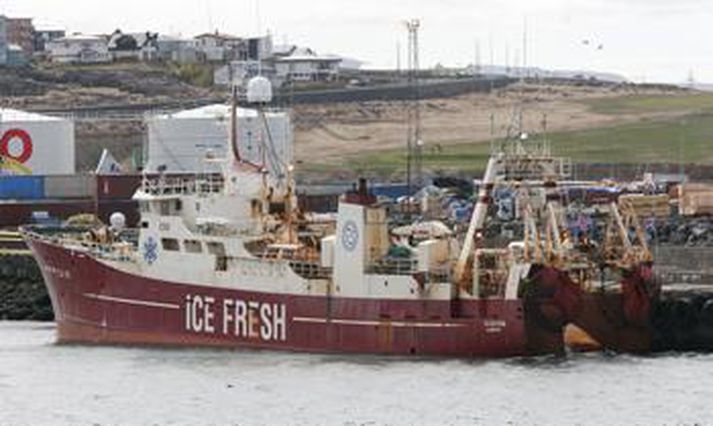 Akureyrin í Hafnarfjarðarhöfn.