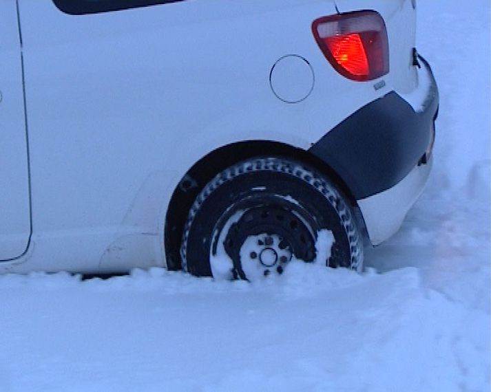 Samgöngur hafa verið lamaðar í morgun.