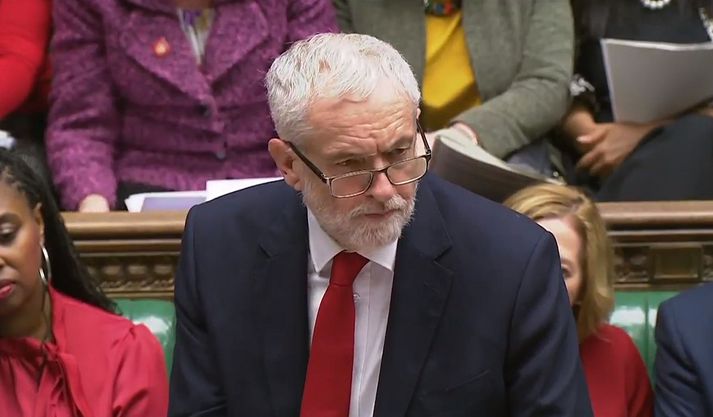 Corbyn mælti fyrir vantrauststillögunni á May í dag.