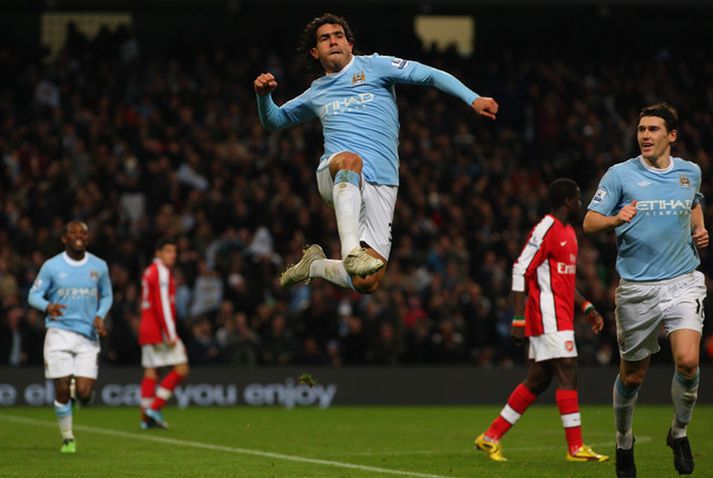 Tevez fagnar marki sínu í kvöld.
