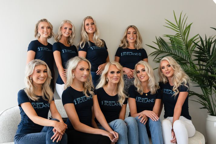 Hér má sjá hluta af hópi þeirra stúlkna sem keppa í Miss Universe Iceland í ár. Keppendurnir verða sautján talsins. 