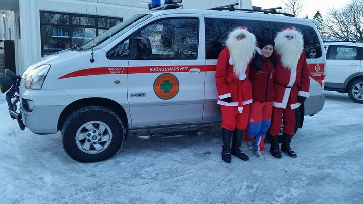 Jólasveinarnir með vöskum skáta úr Hjálparsveitinni í Hveragerði í dag.