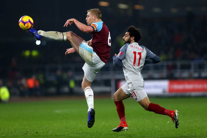 Ben Mee í leiknum á móti Liverpool.