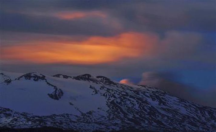 Vísindamenn telja að Copahue sé við að fara að gjósa.