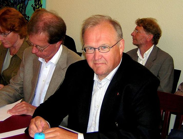 Göran Persson. Sofandaháttur sænskra stjórnvalda eftir flóðbylgjuna í Indlandshafi í fyrra er harðlega gagnrýndur þessa dagana. Krafist er afsagnar þriggja ráðherra, þar á meðal forsætisráðherrans Göran Persson.