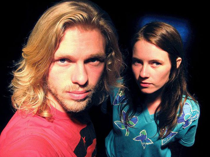 Bjartur Guðmundsson og Þorbjörg Helga Þorgilsdóttir. Leikhópurinn OB spjallar við ýmsa hópa í samfélaginu í sumar og vinnur áhugaverð leikverk út frá því.