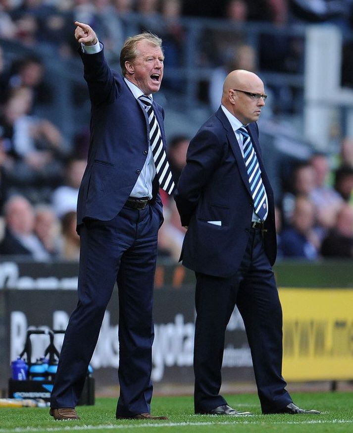 McClaren og Brian McDermott á hliðarlínunni á Pride Park í dag.