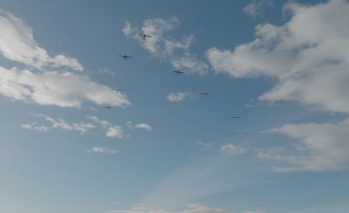 Flugmenn og félagar Haraldar minntust hans með svokölluðu samflugi.