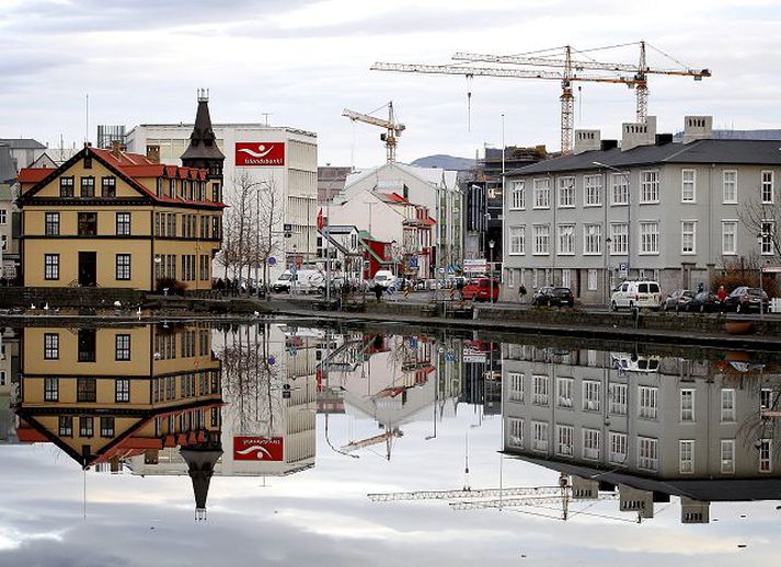 Meðal þeirra bygginga sem fá fjárframlög frá ríkinu til endurbóta er Miðbæjarskólinn í Reykjavík, hægra megin á myndinni.FRÉTTABLAÐIÐ/gva