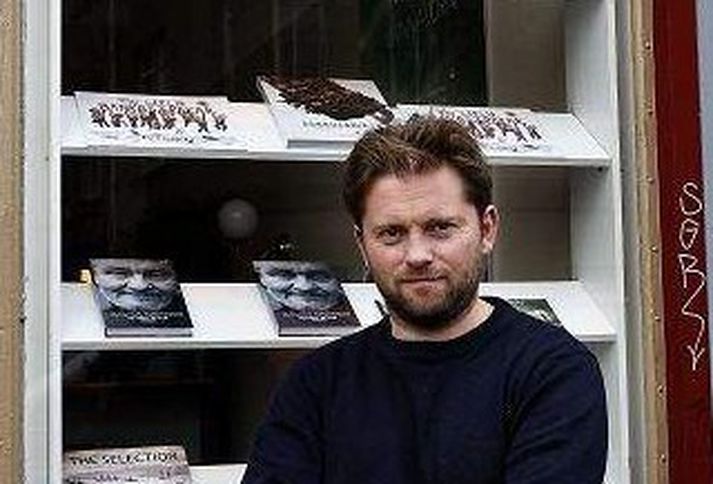 Tómas Hermannsson
Efins um þátttöku í Bókatíðindum.