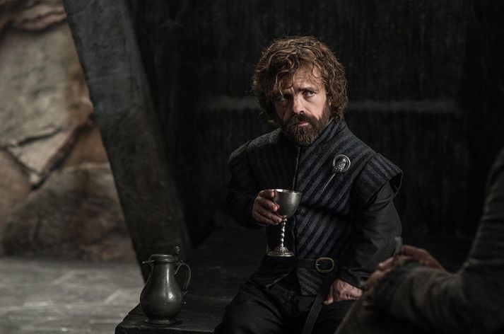 Dinklage sagði raunverulegu ástæðuna fyrir svipnum undarlega vera flókna. Hann hafi haft áhyggjur af bæði persónulegum og fagmannlegum ástæðum.