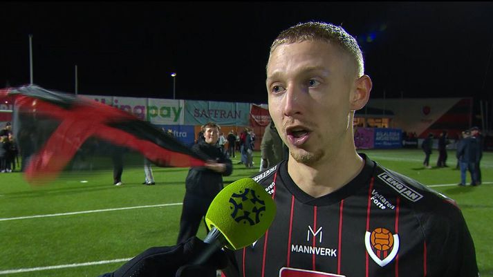 Helgi Guðjónsson ræddi við Gunnlaug Jónsson eftir að Íslandsmeistaratitillinn var tryggður.